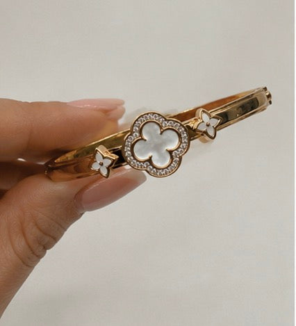 Gold Clover Mother-of-Pearl Bangle Bracelet