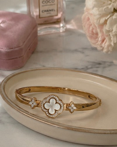Gold Clover Mother-of-Pearl Bangle Bracelet