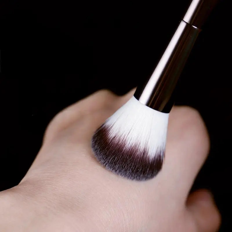 Hourglass Dual-Ended Makeup Brush – Blush, Bronzer & Contour Brush