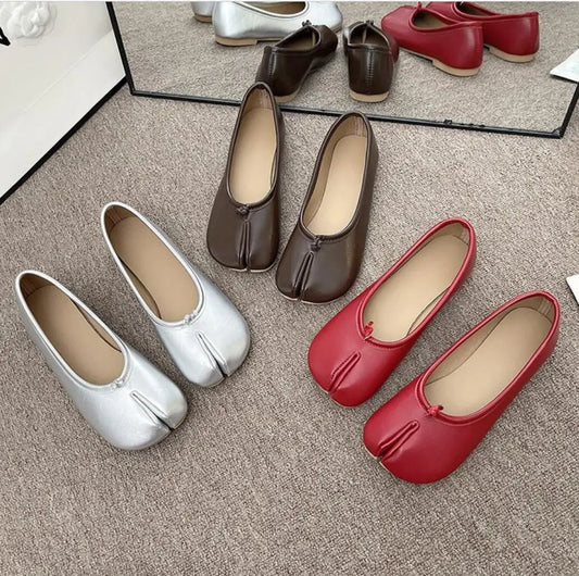 The Willow Split-Toe Ballet Flats
