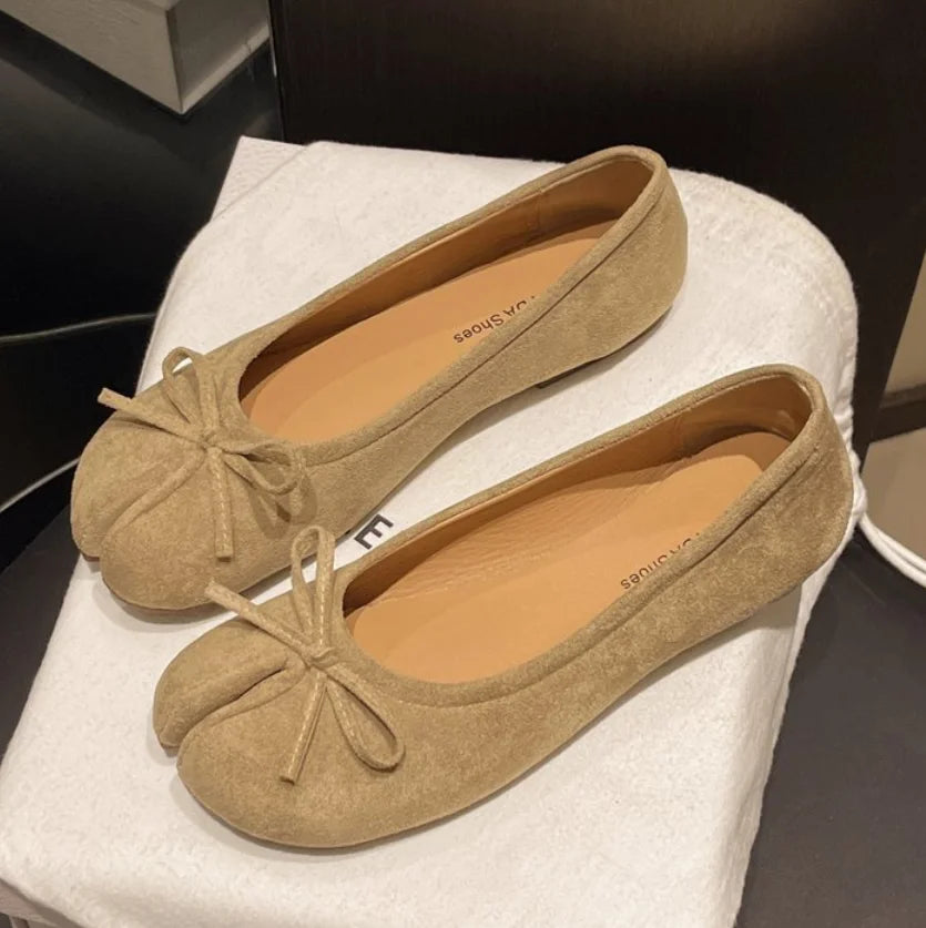 The Willow Split-Toe Ballet Flats
