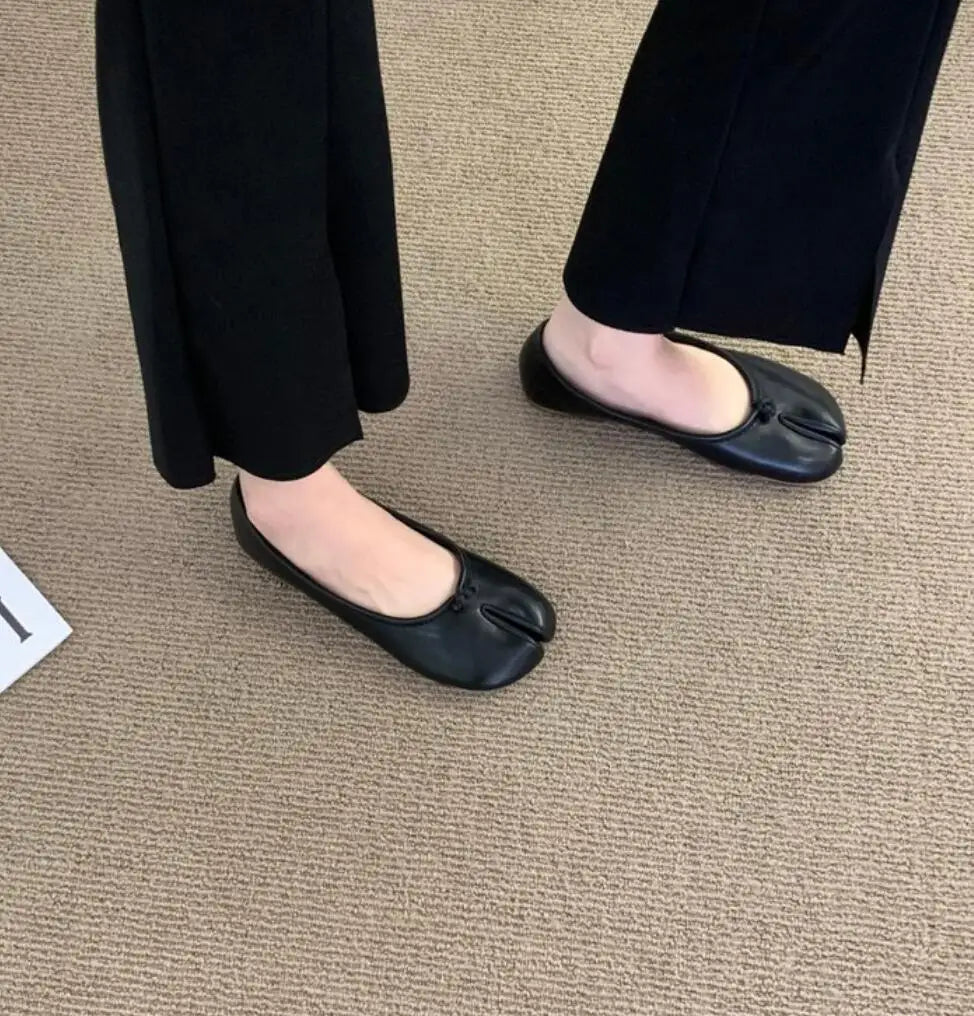 The Willow Split-Toe Ballet Flats