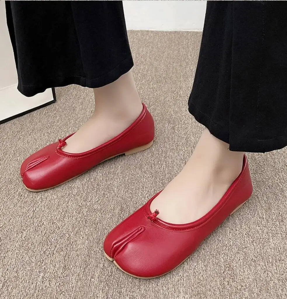 The Willow Split-Toe Ballet Flats
