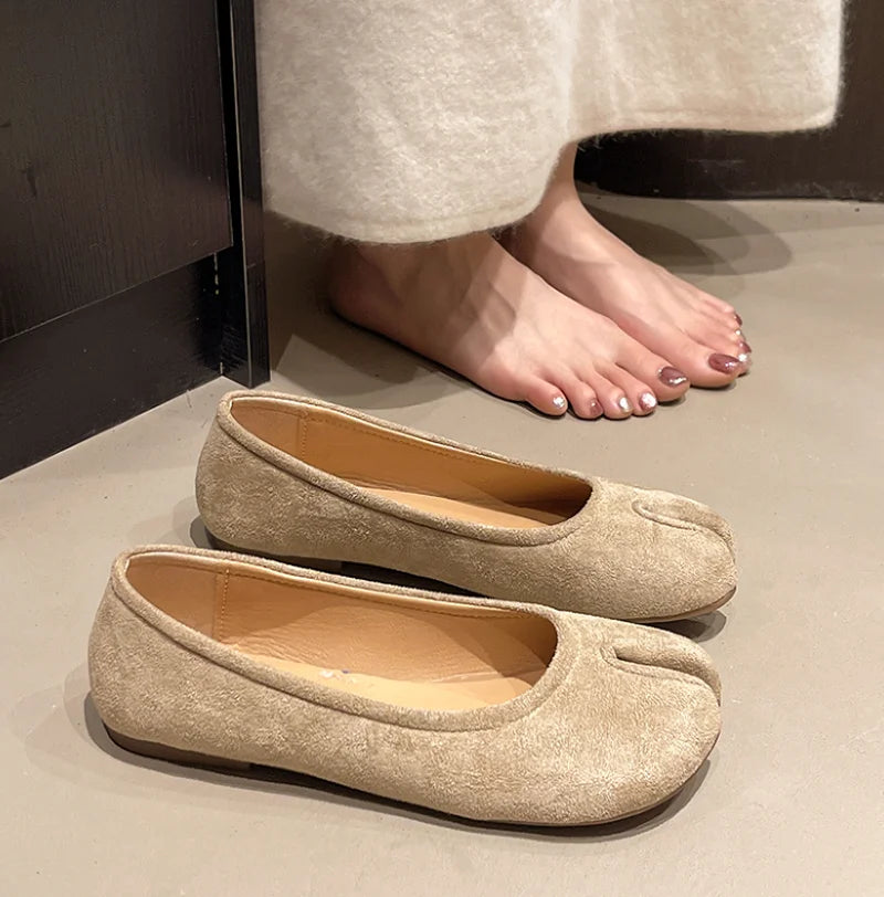 The Willow Split-Toe Ballet Flats