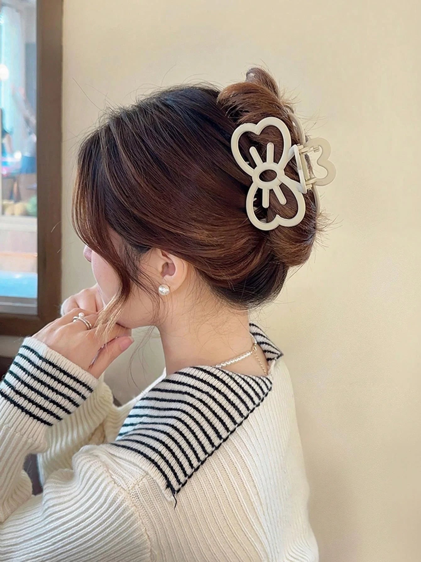 Bloom Hair Claw Clip | Matte Flower Hair Clip | Everyday Cute Hair Accessory