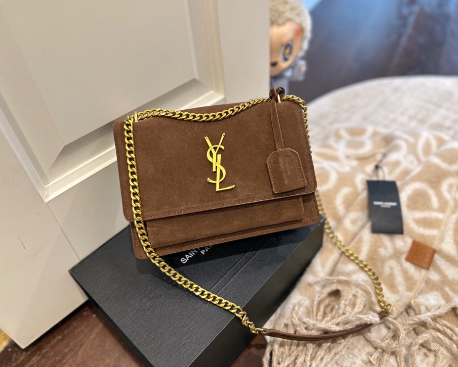 The Everyday Essential Shoulder Bag