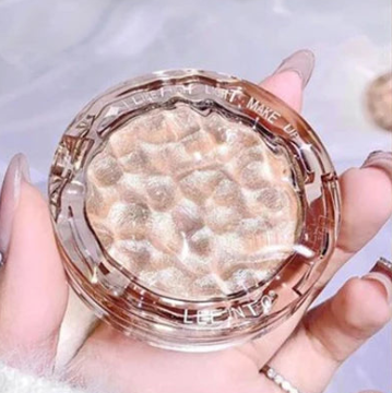 ✨ Golden Hour Glow Highlighter