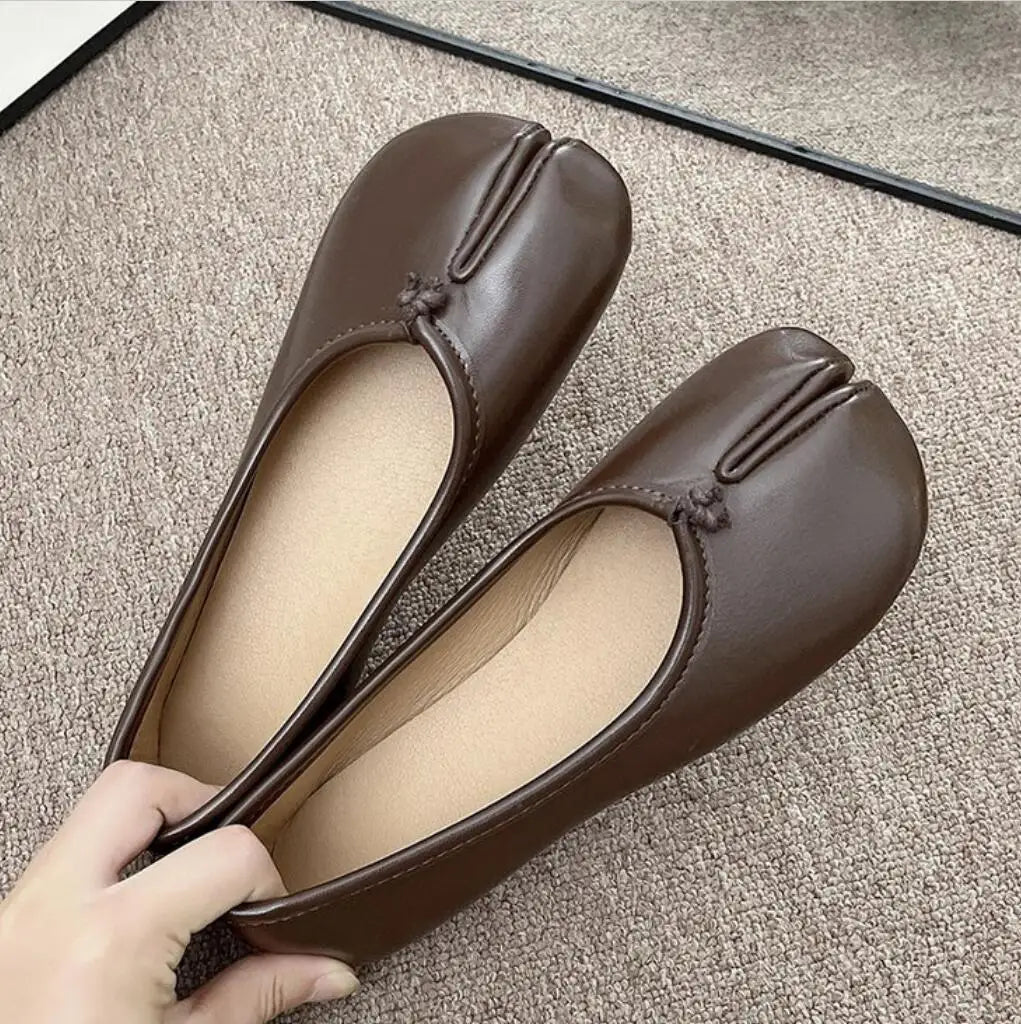 The Willow Split-Toe Ballet Flats